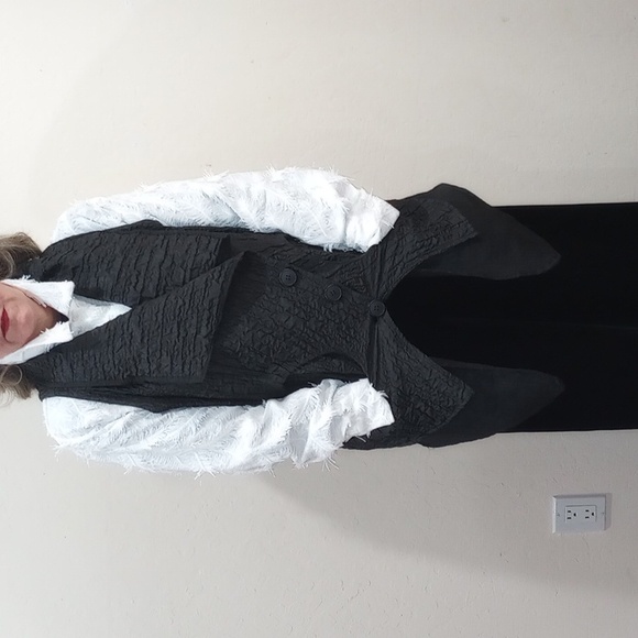 Kedem Sasson Black Scuptural Lightweight Crinkle Vest with pockets, OS - Picture 4 of 14